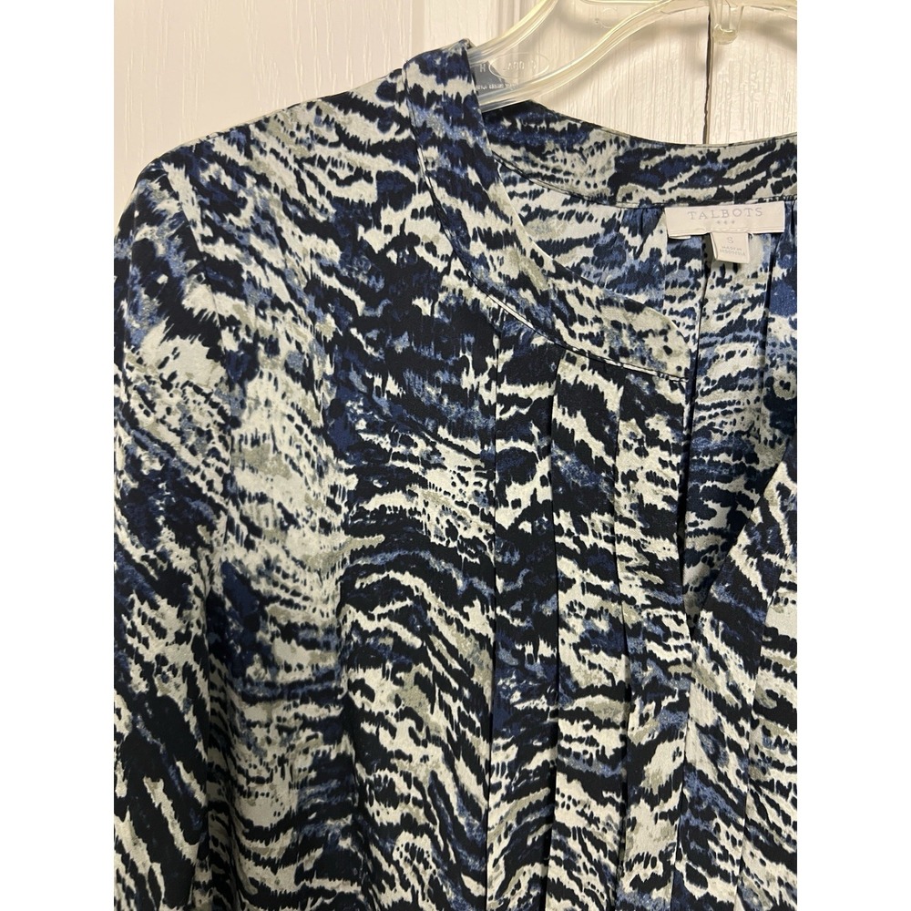Talbots Womens Blouse Size‎ Small Blue Black Abstract Animal Print Pleated Front - Picture 5 of 16
